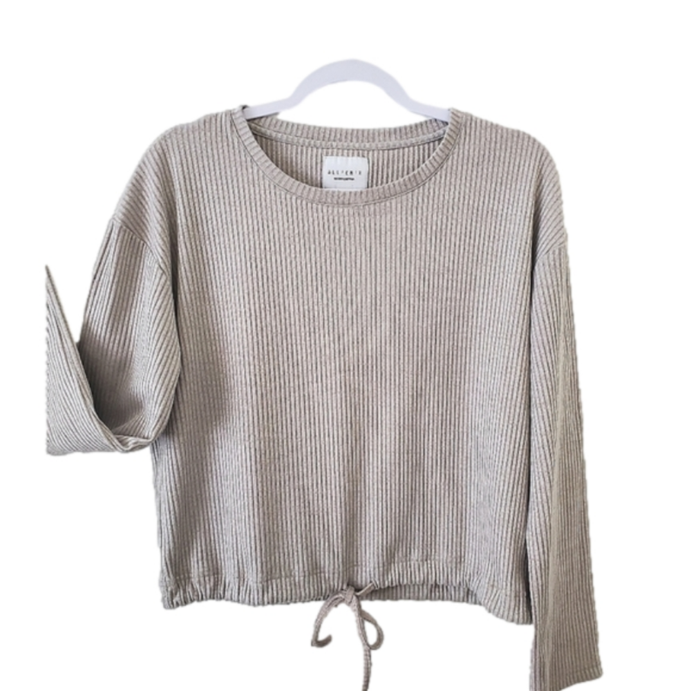 ALLFENIX Rib Knit Crop Wide Slv Top  Drawstring ties Sz M  EUC